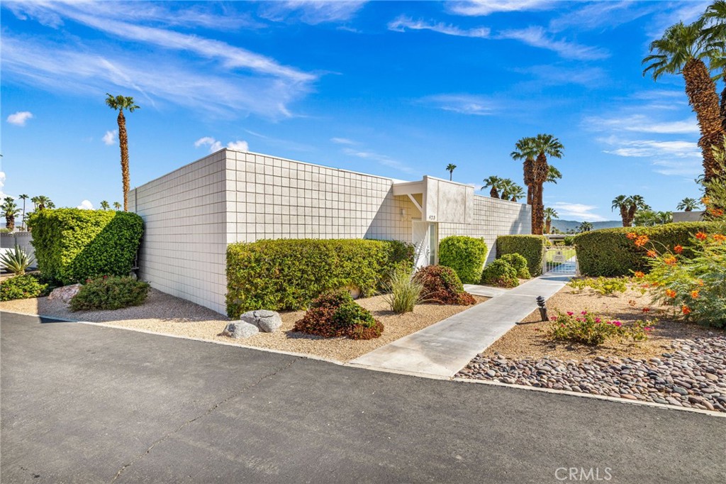 423 Sandpiper Street