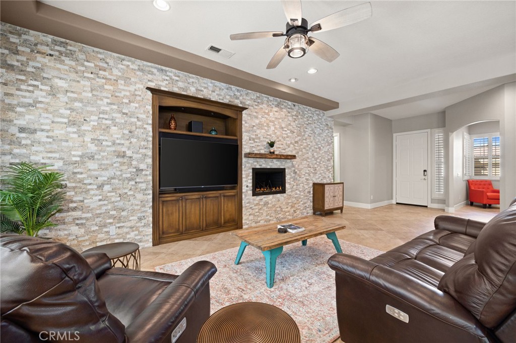 79787 Parkway Esplanade N