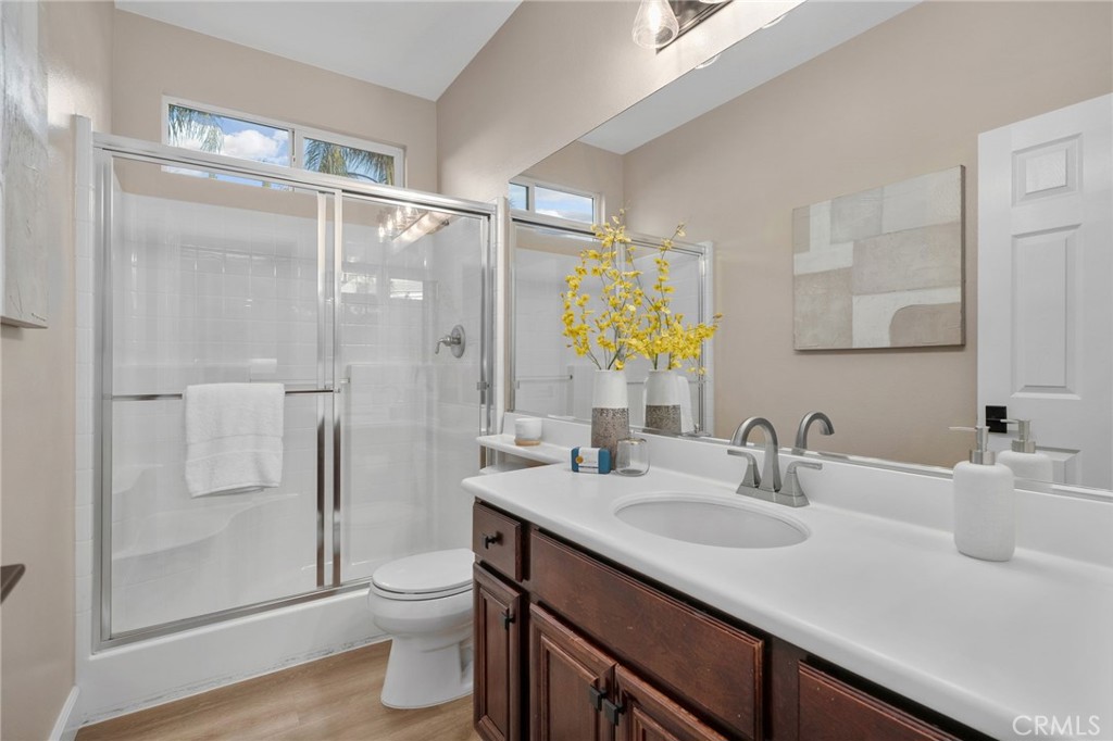 5725 Newmarket