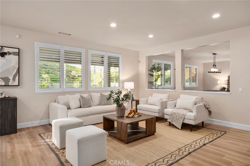 5725 Newmarket