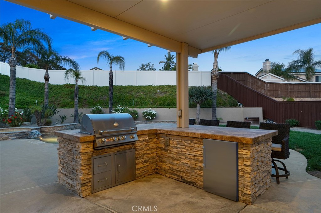 5725 Newmarket