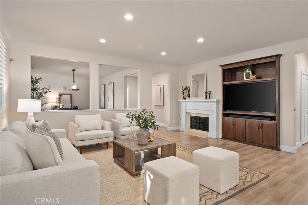 5725 Newmarket