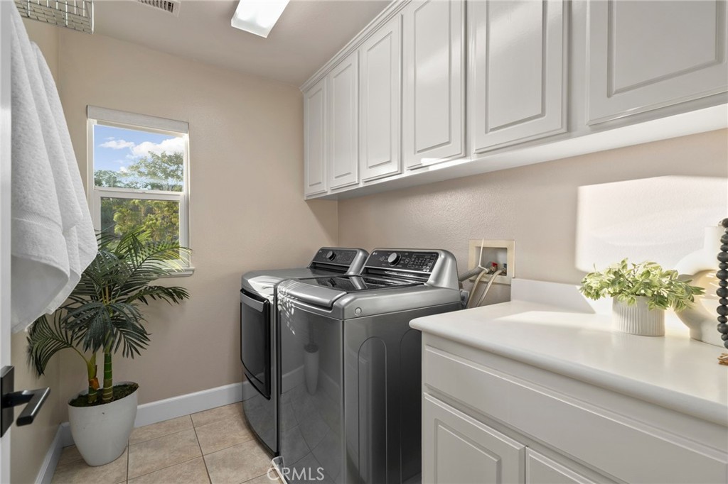 5725 Newmarket