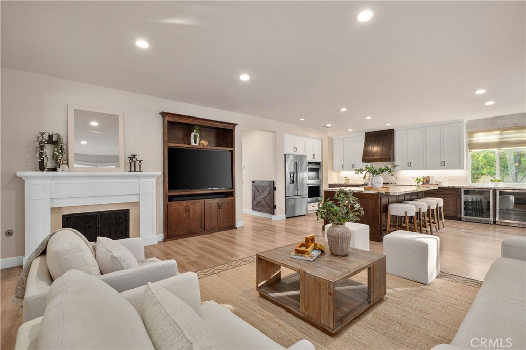 5725 Newmarket