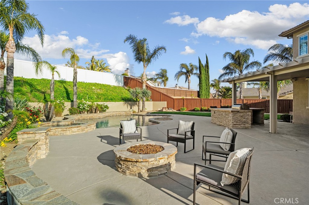 5725 Newmarket
