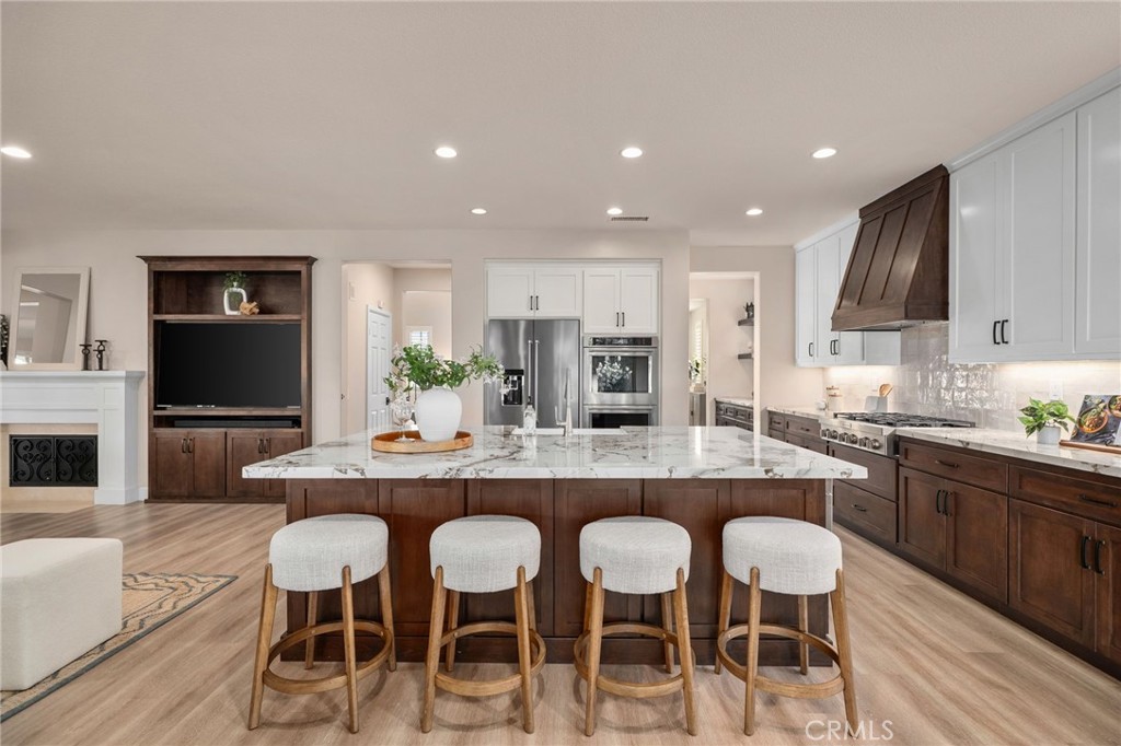 5725 Newmarket