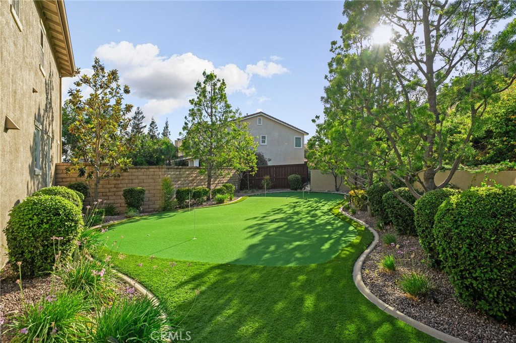 5725 Newmarket