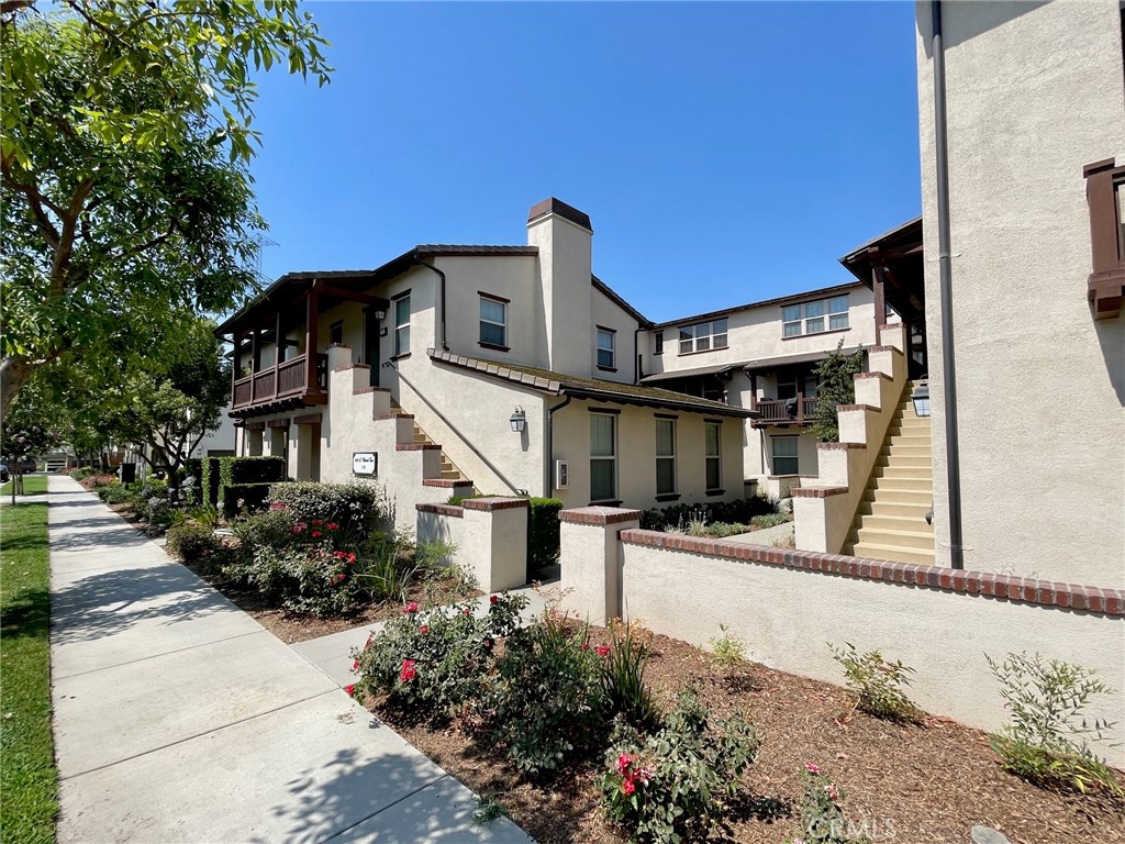 3262 S Westmont Lane 8