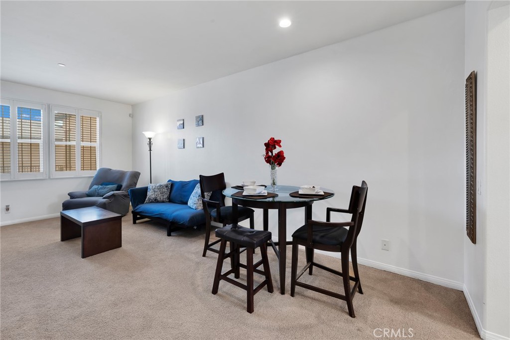 3262 S Westmont Lane 8