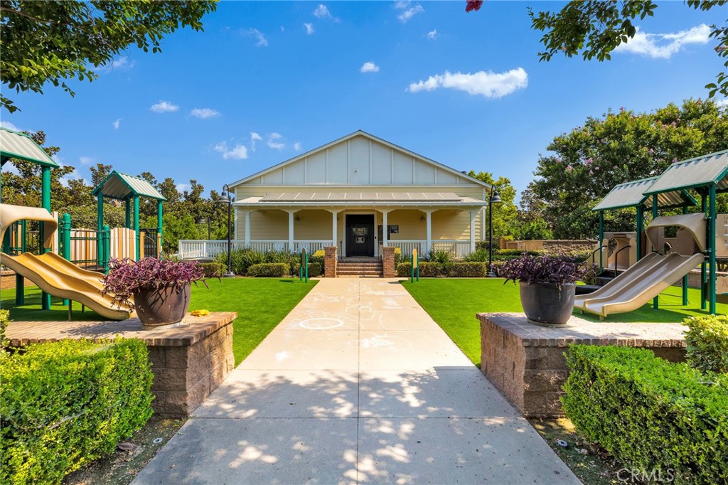 3262 S Westmont Lane 8