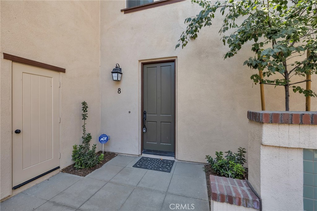 3262 S Westmont Lane 8