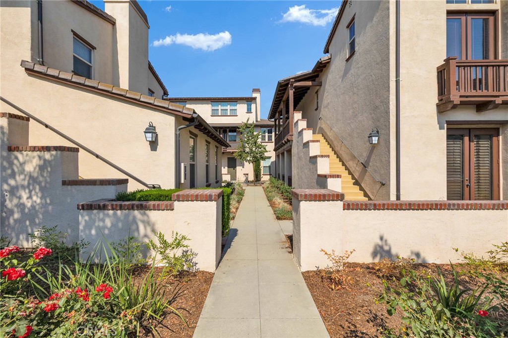 3262 S Westmont Lane 8