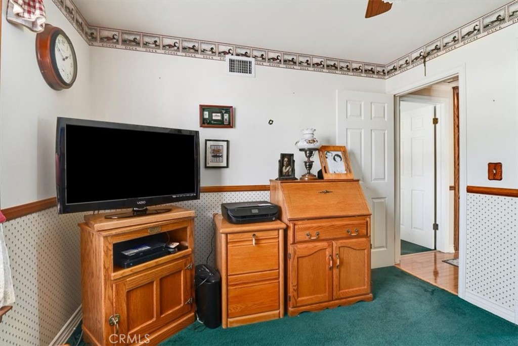121 Glengrove Avenue