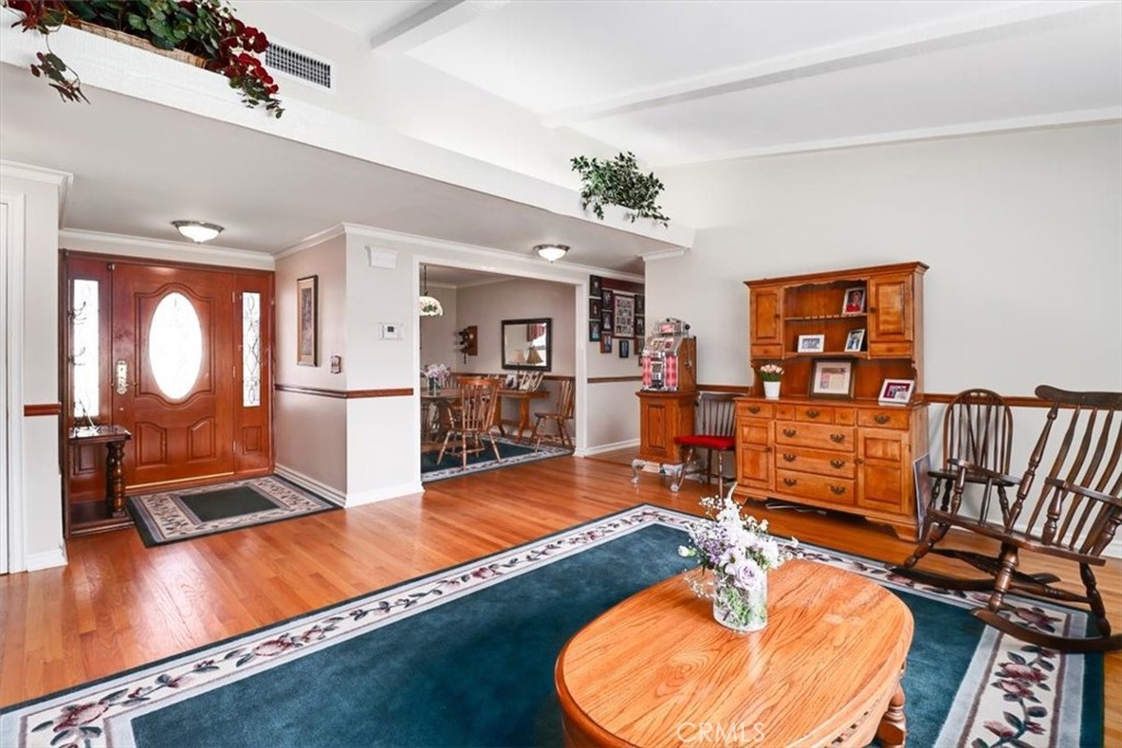 121 Glengrove Avenue