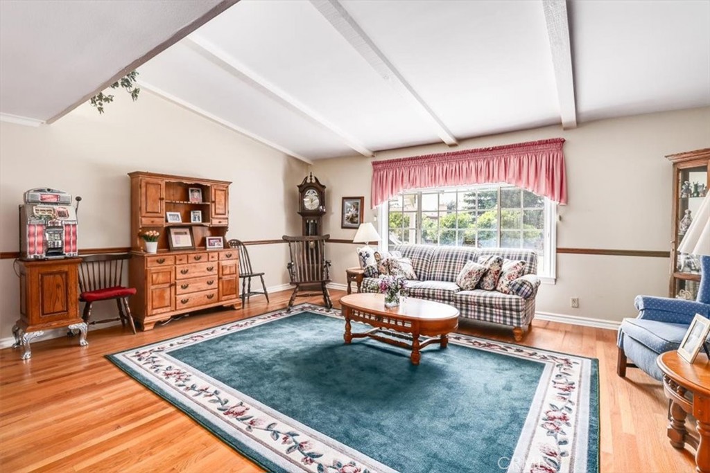 121 Glengrove Avenue
