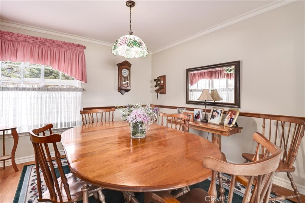 121 Glengrove Avenue