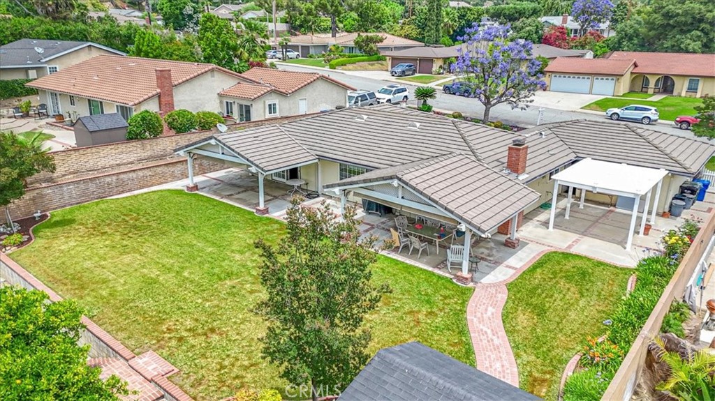 121 Glengrove Avenue