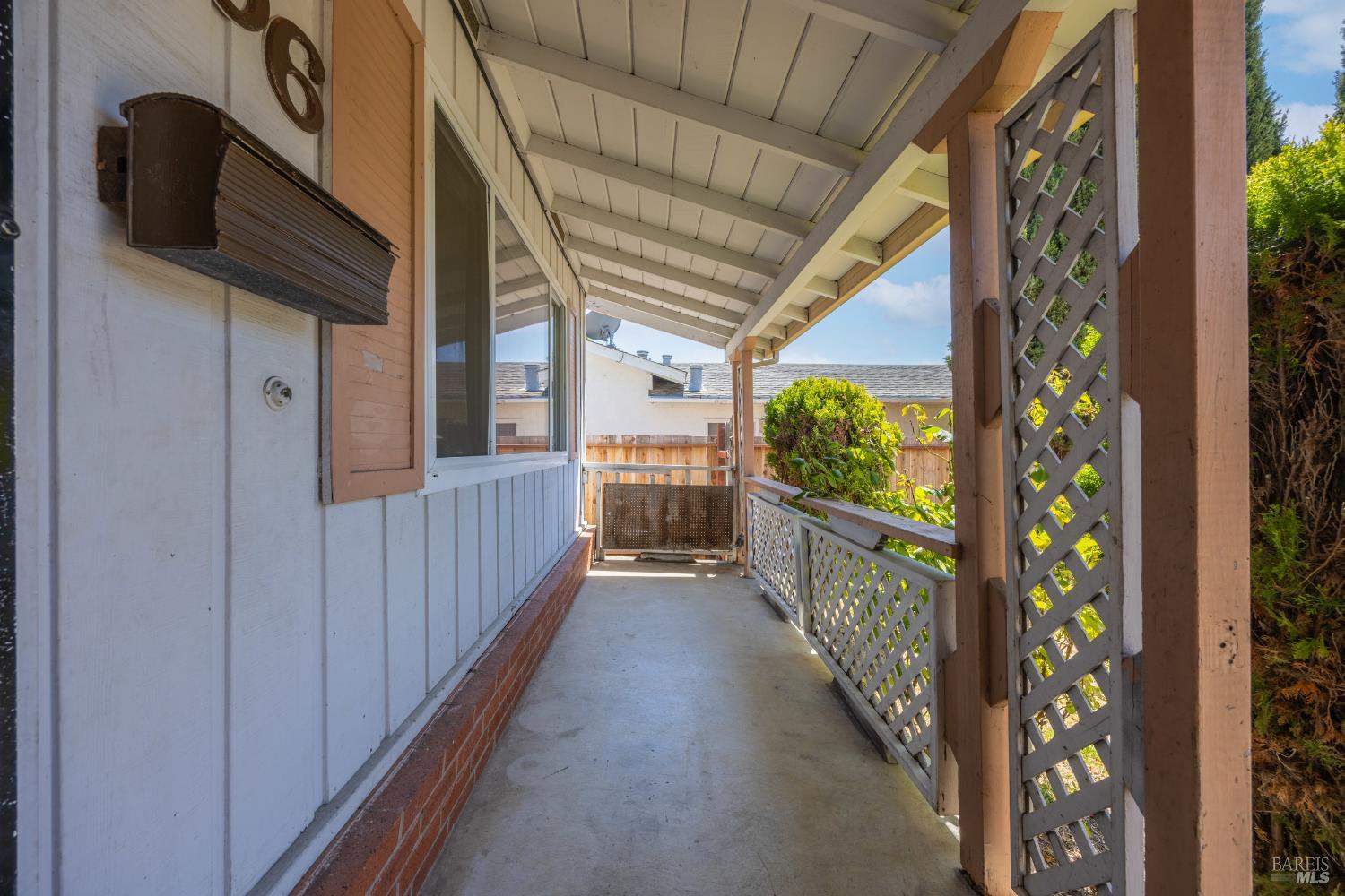 456 Pomona Ave