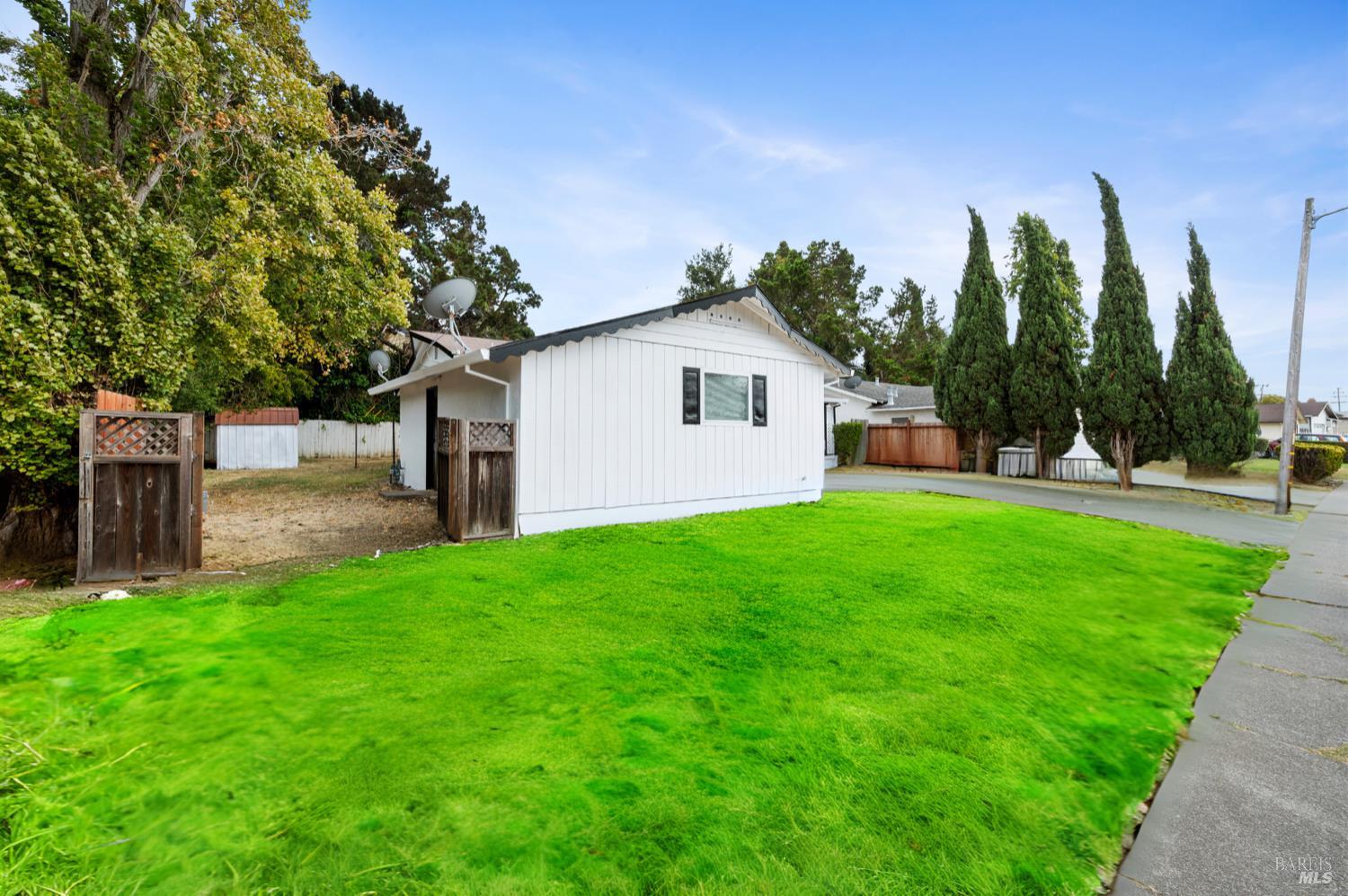 456 Pomona Ave