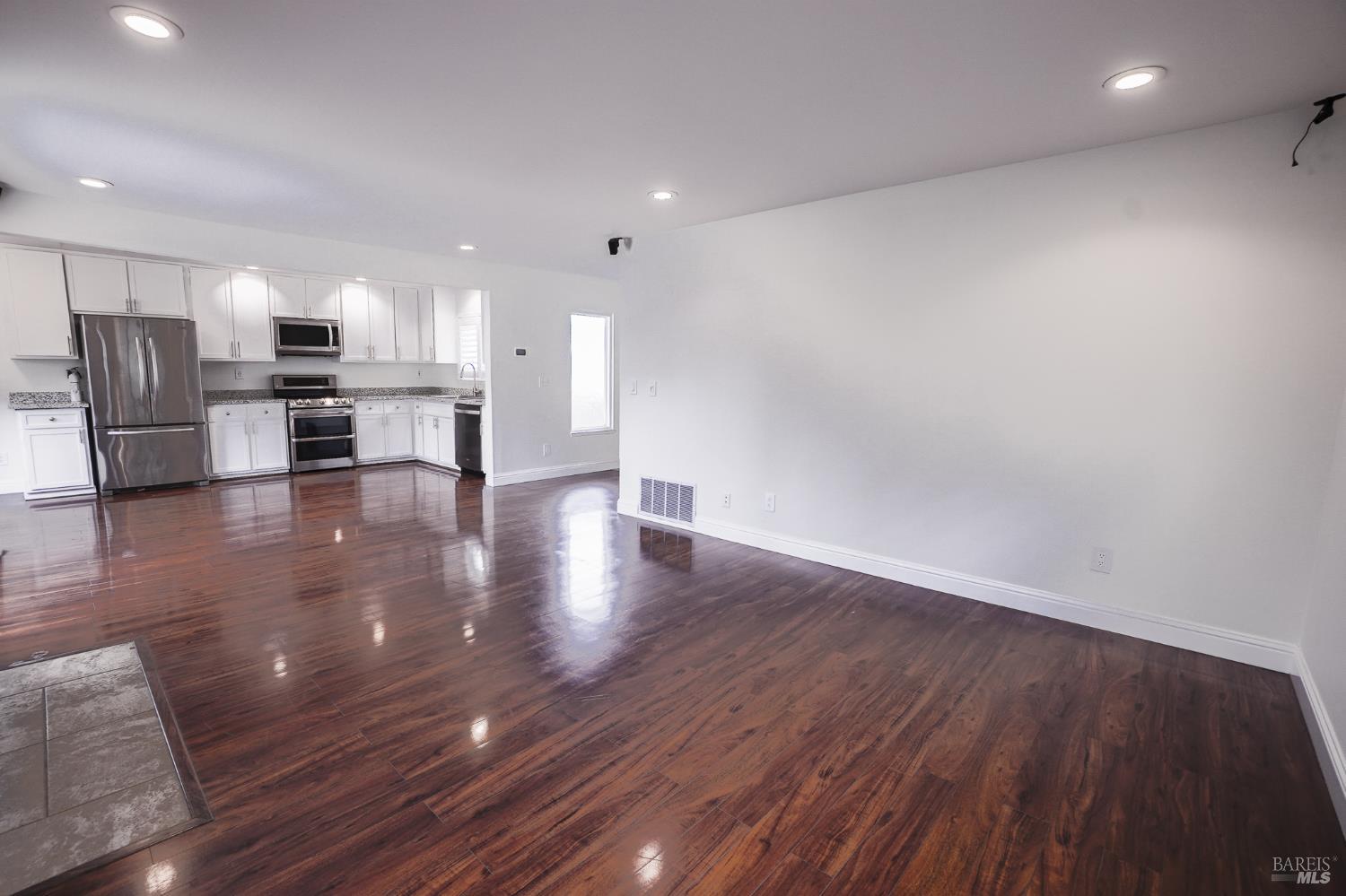 243 Whalebone Court
