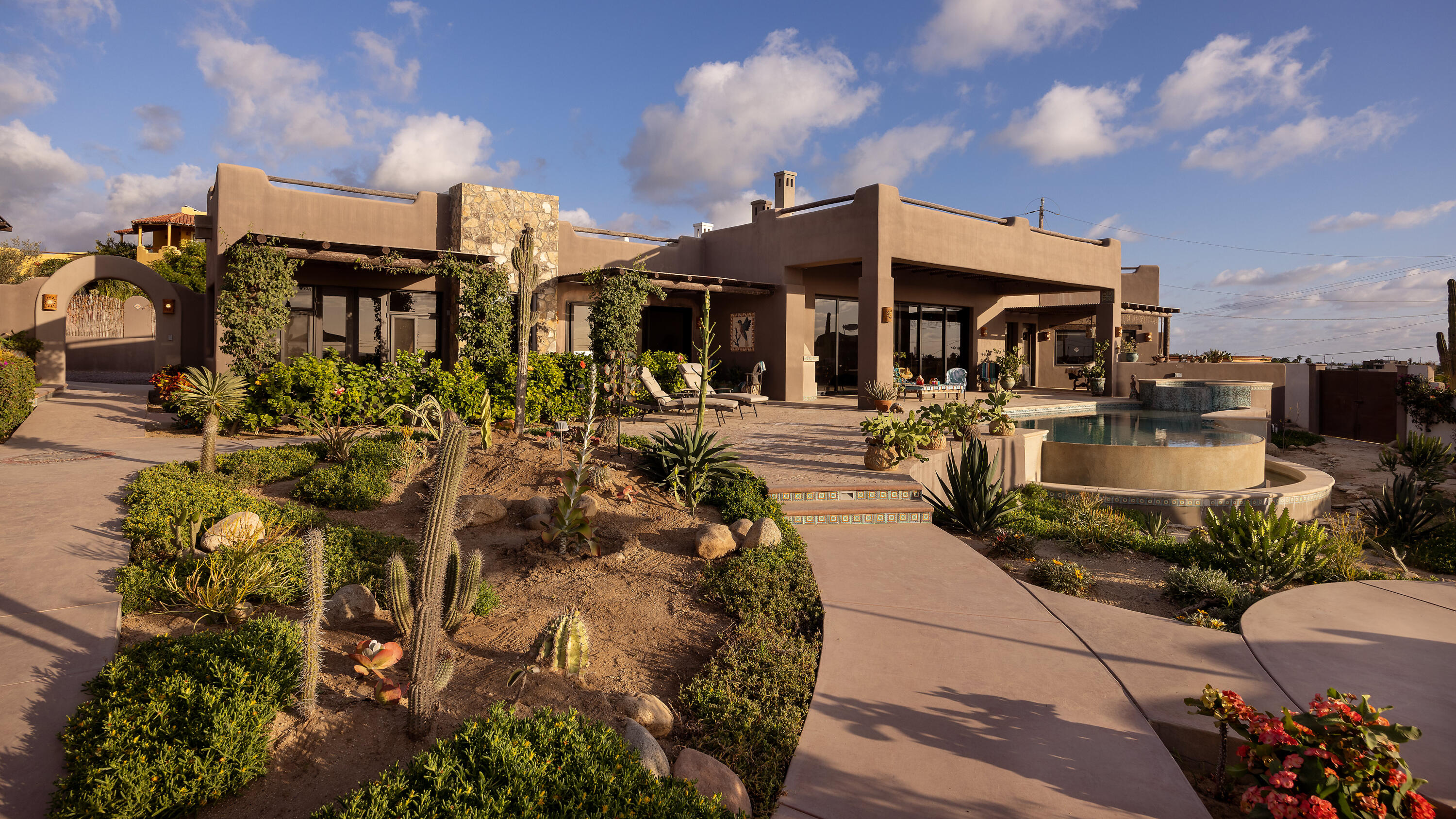 Casa Bohemia, Todos Santos