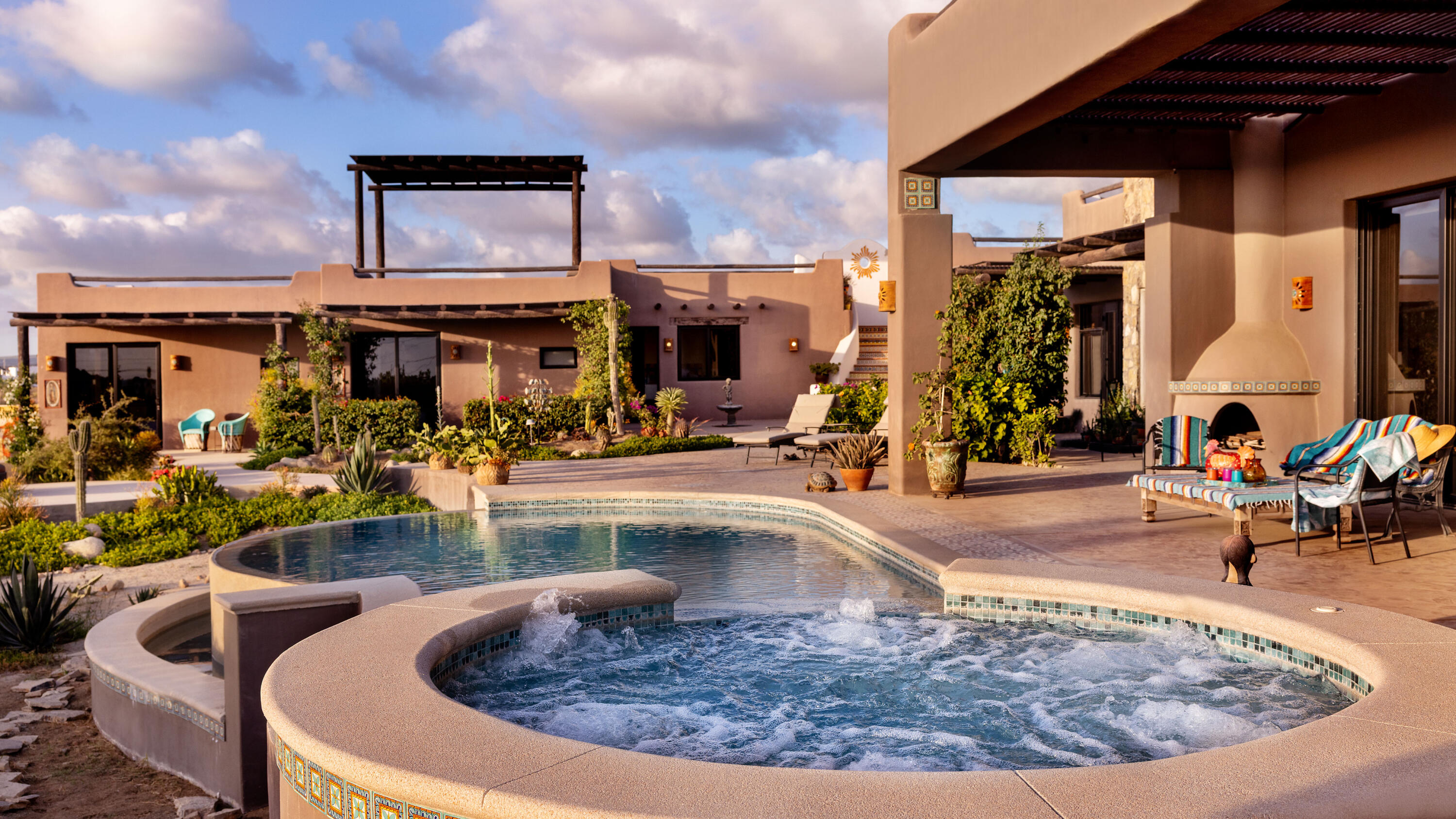 Casa Bohemia, Todos Santos