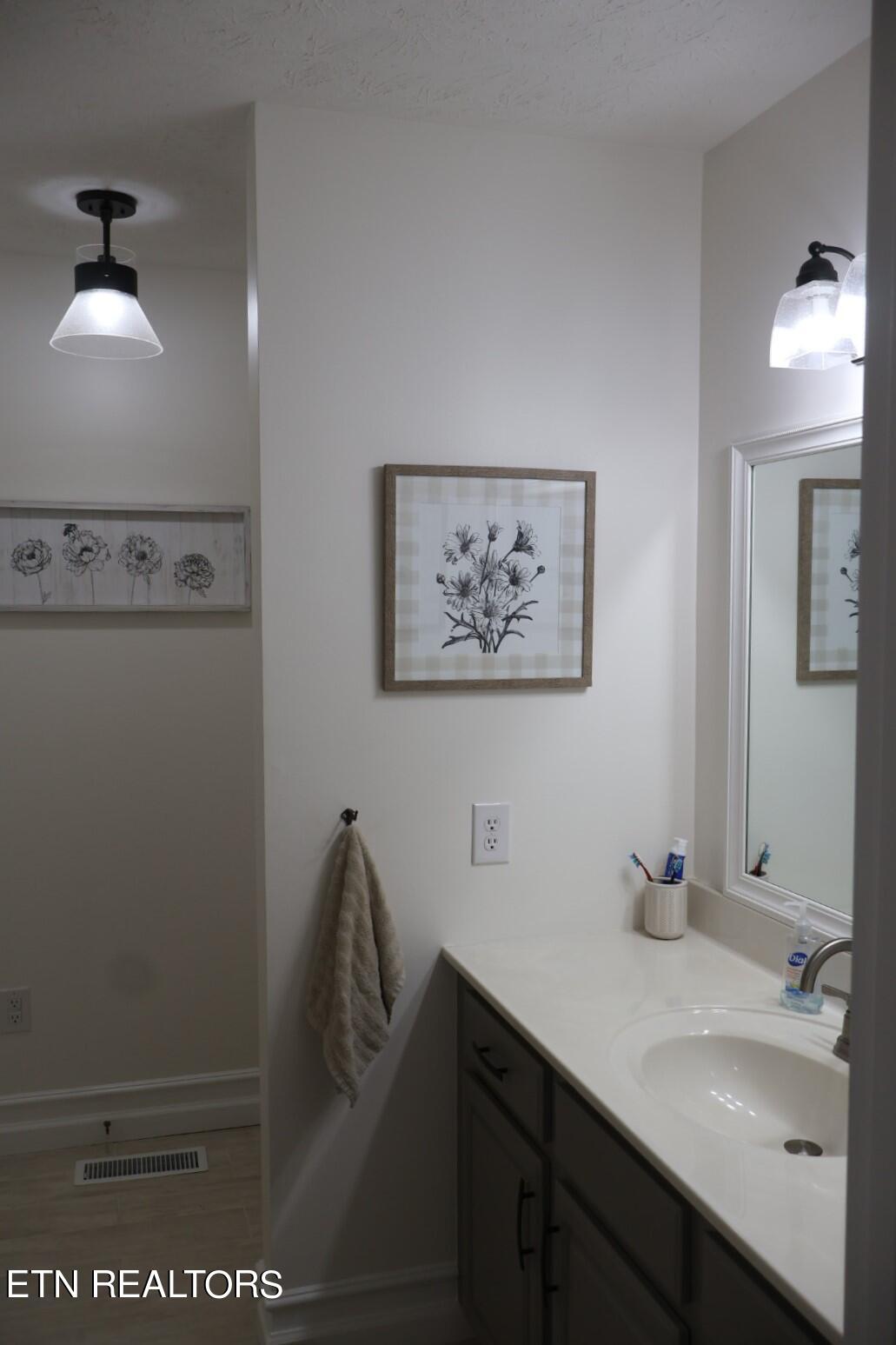 2827 English Hills Drive