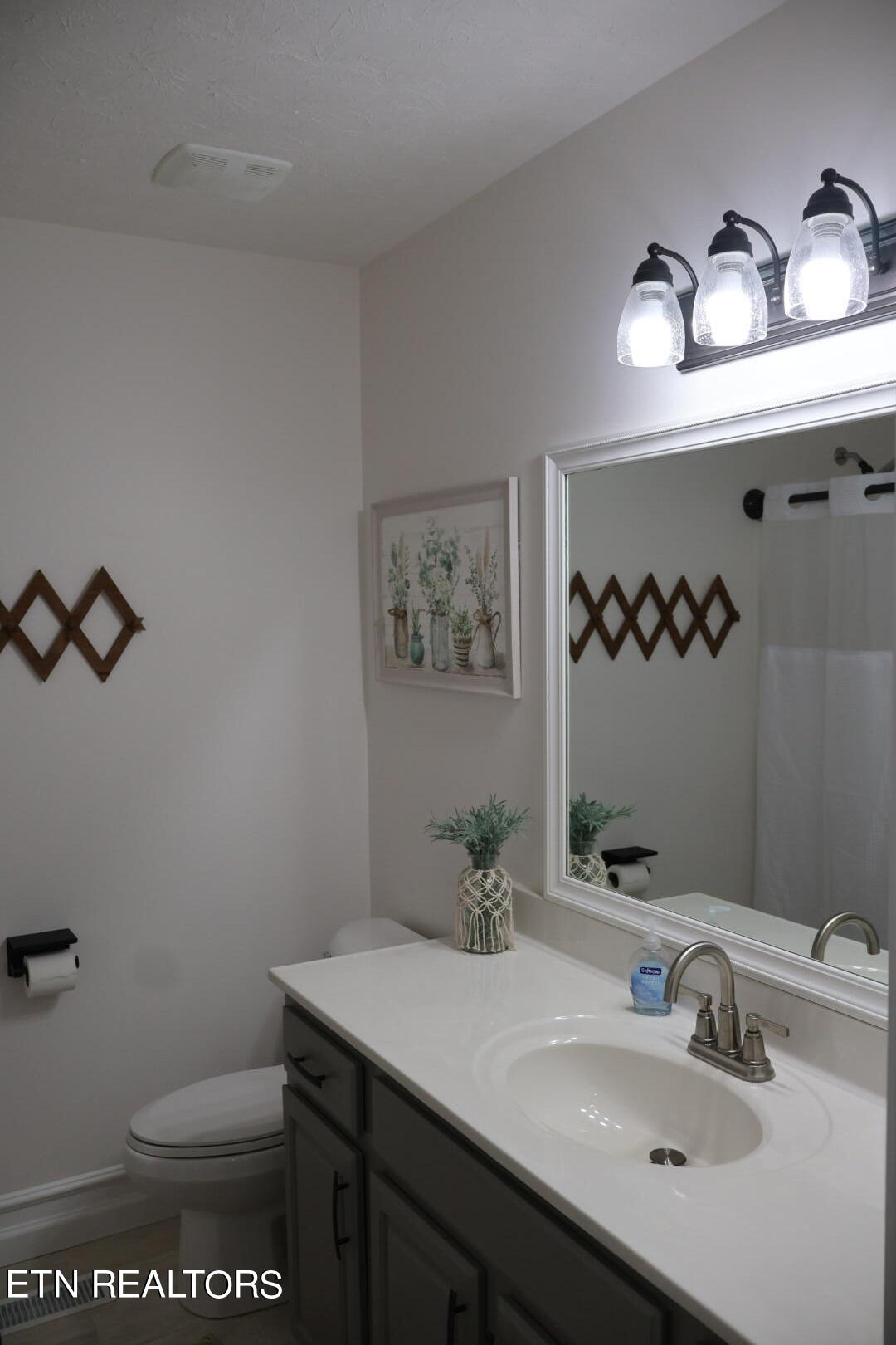 2827 English Hills Drive