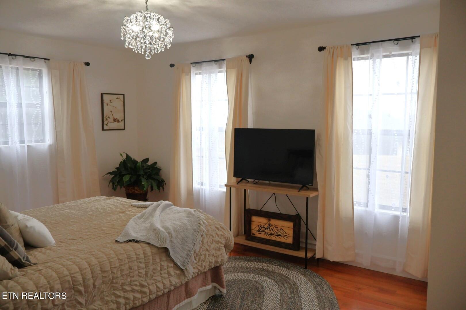 2827 English Hills Drive