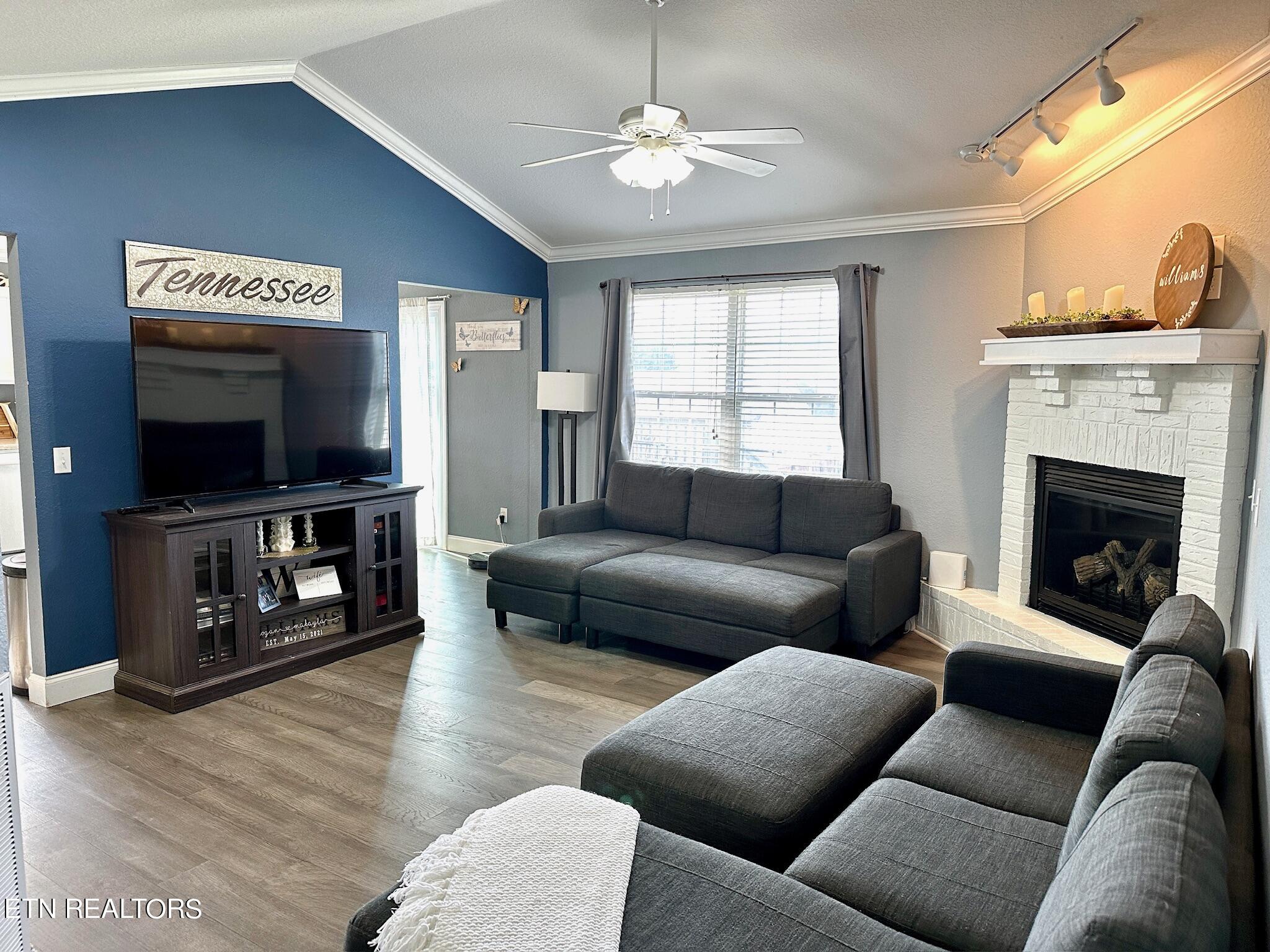 527 Emerts View Circle