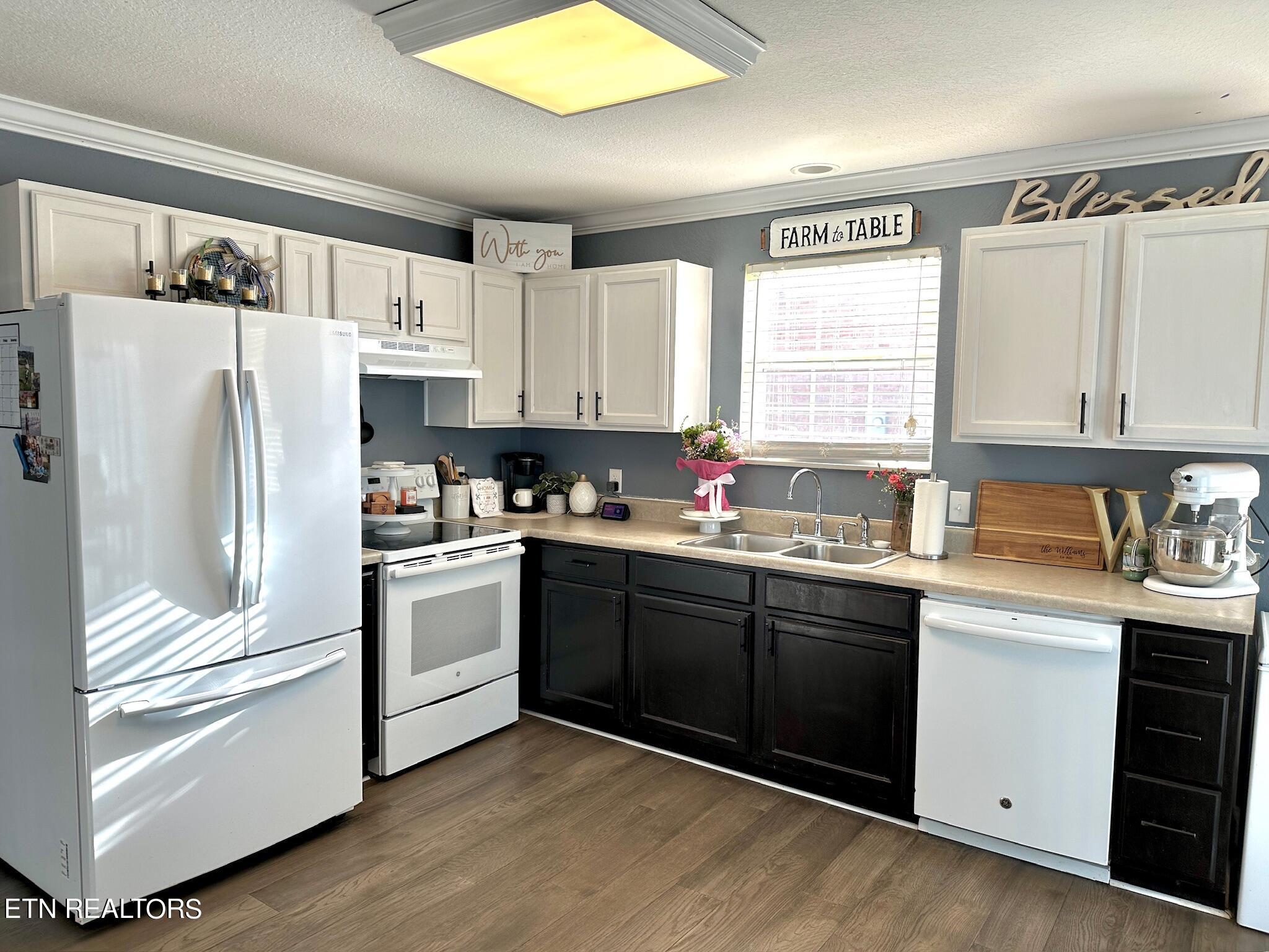 527 Emerts View Circle