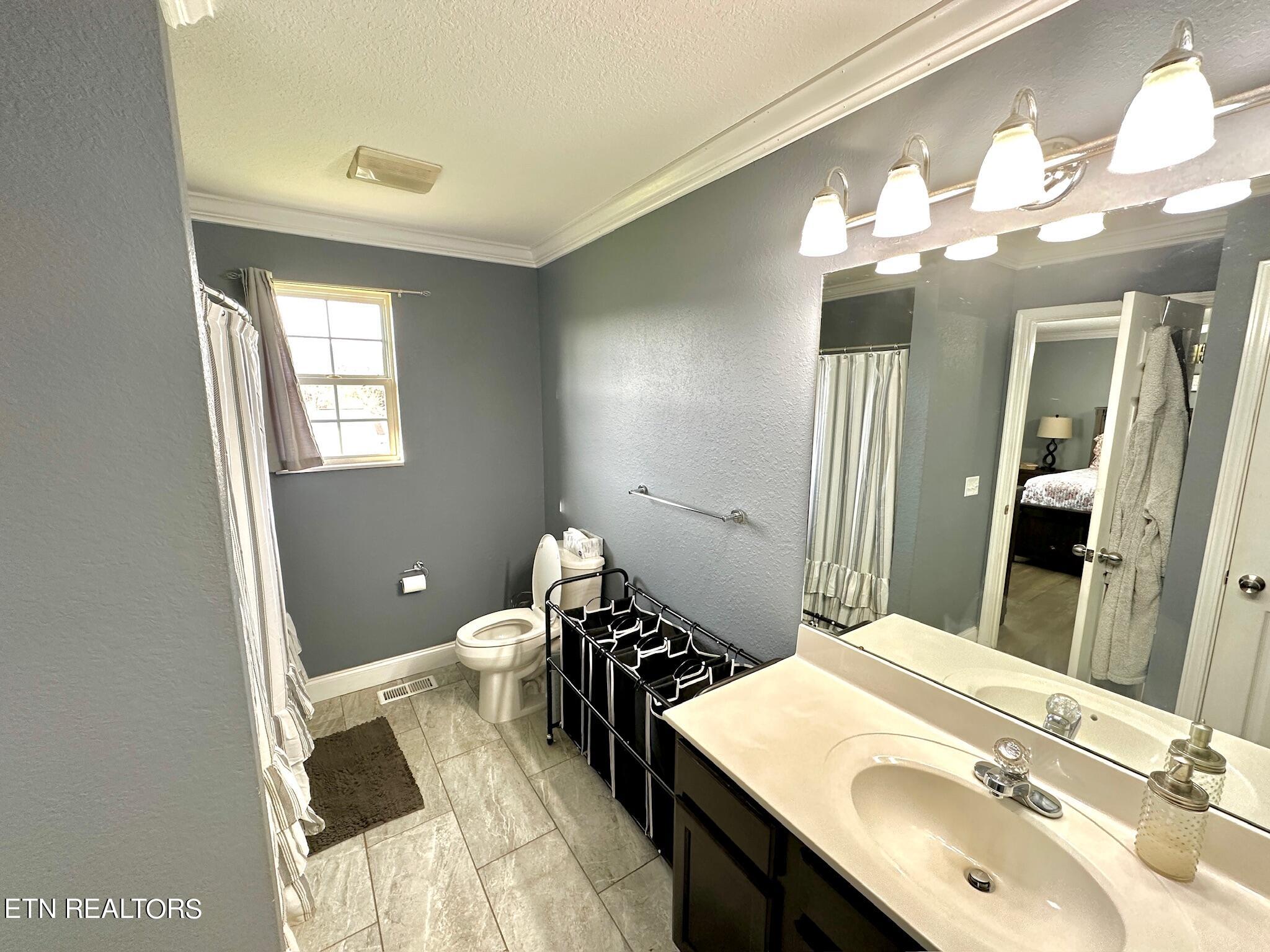 527 Emerts View Circle