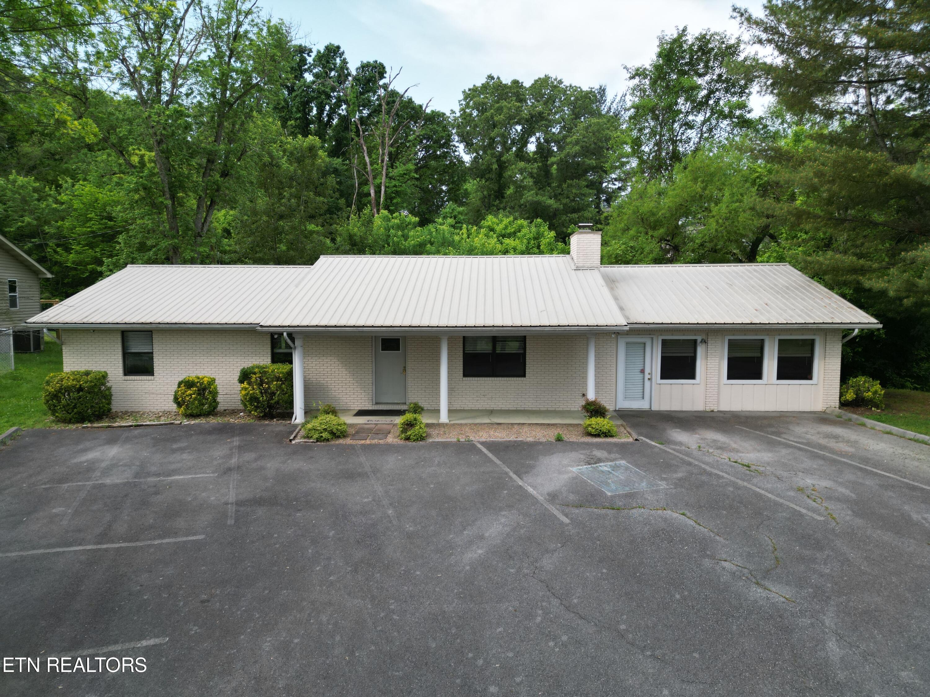 1365 Dolly Parton Pkwy