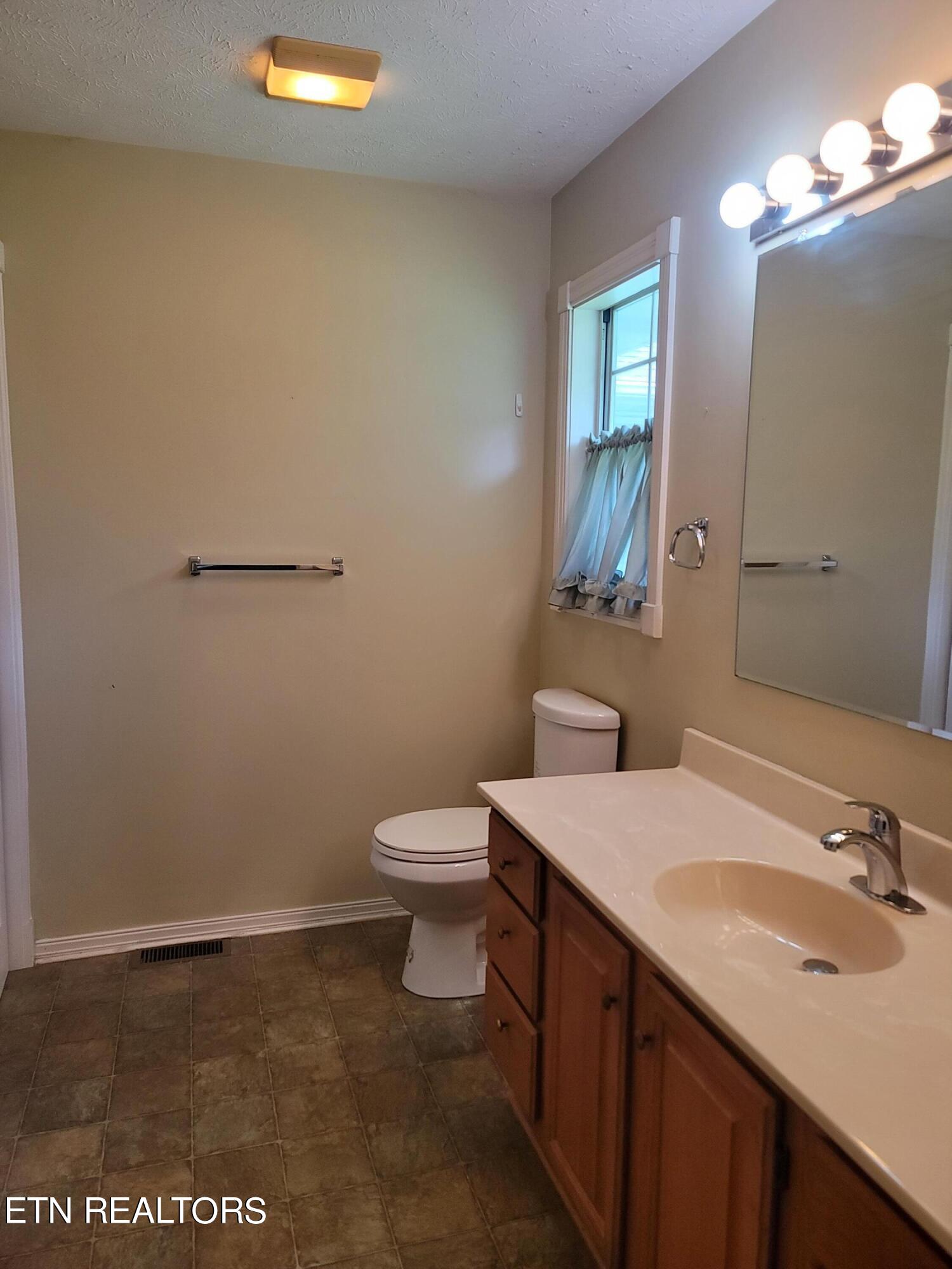 955 Boardly Hills Blvd