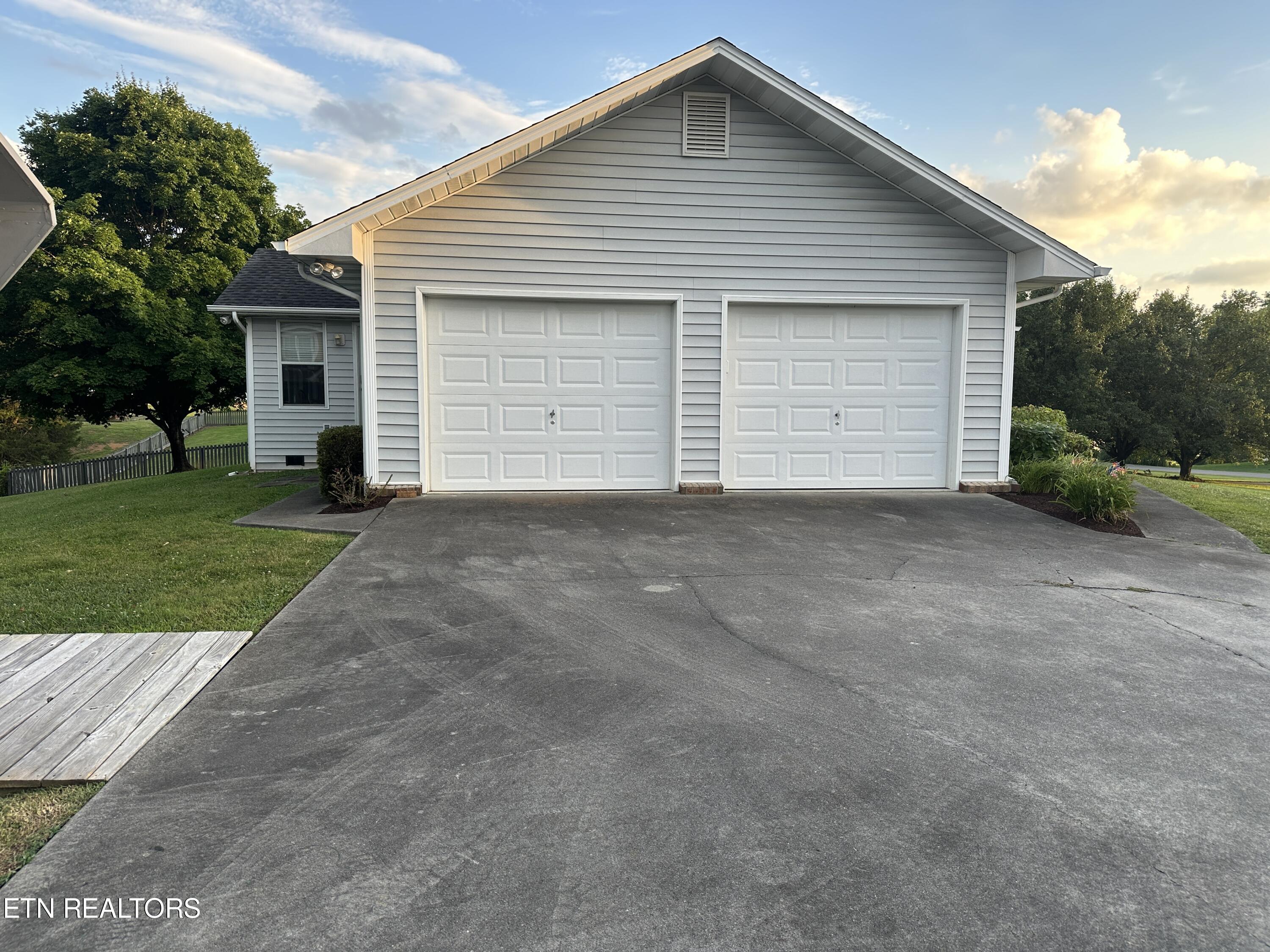 955 Boardly Hills Blvd