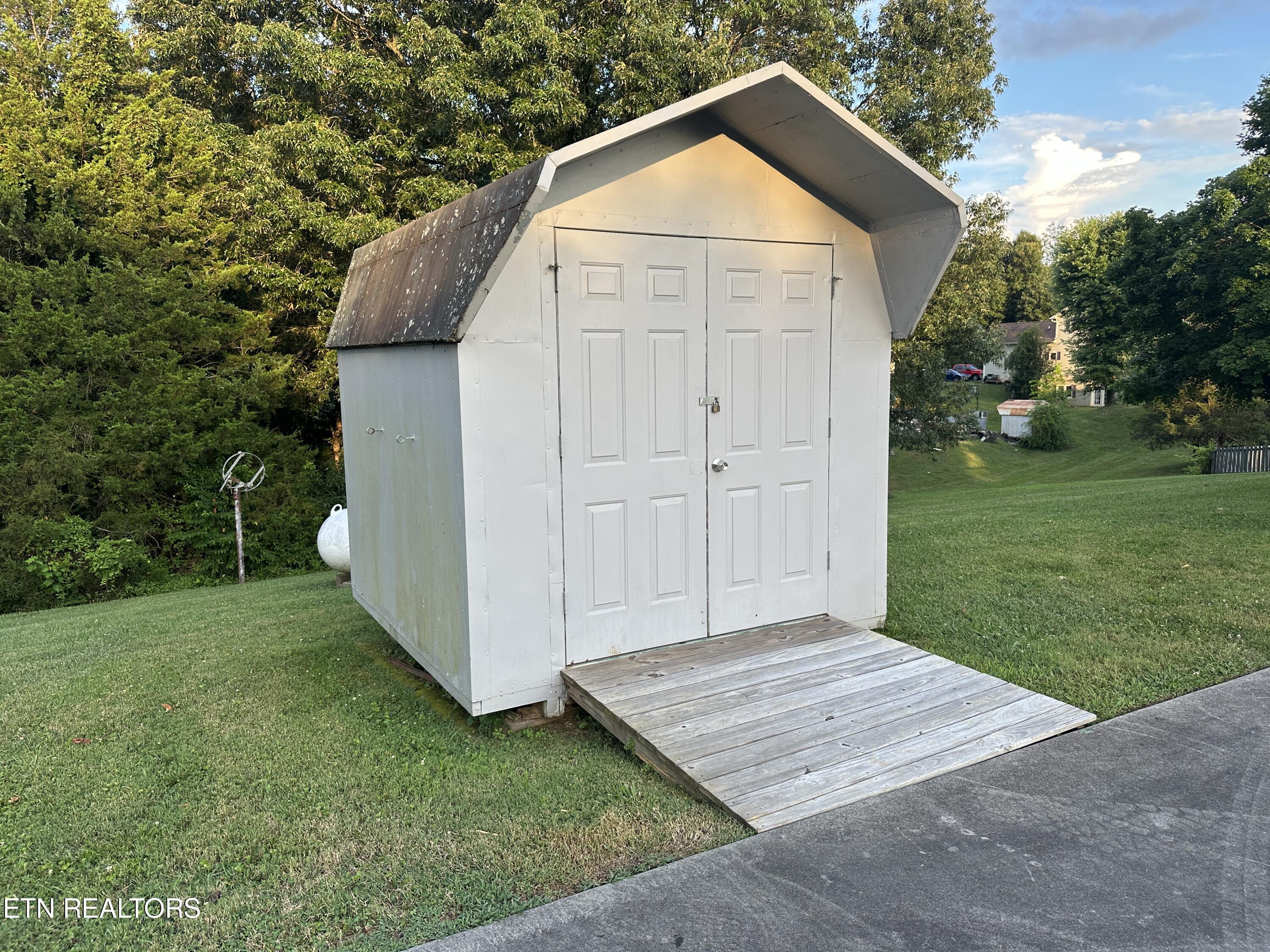 955 Boardly Hills Blvd