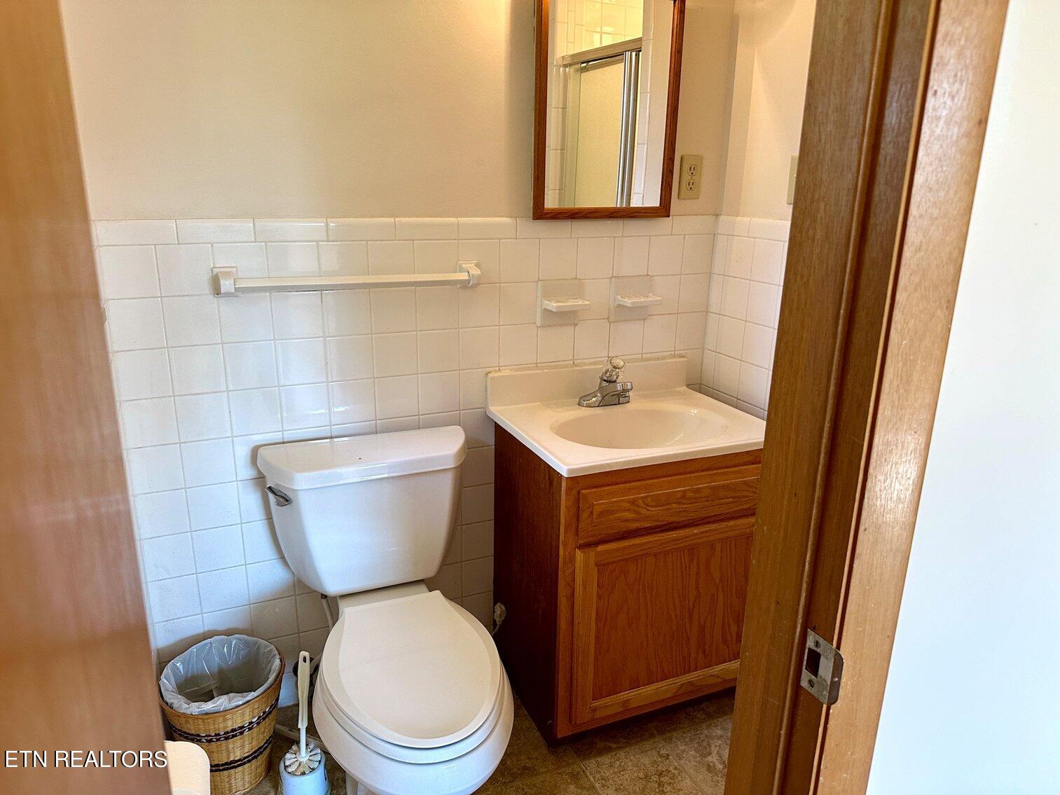 405 Highland View Drive