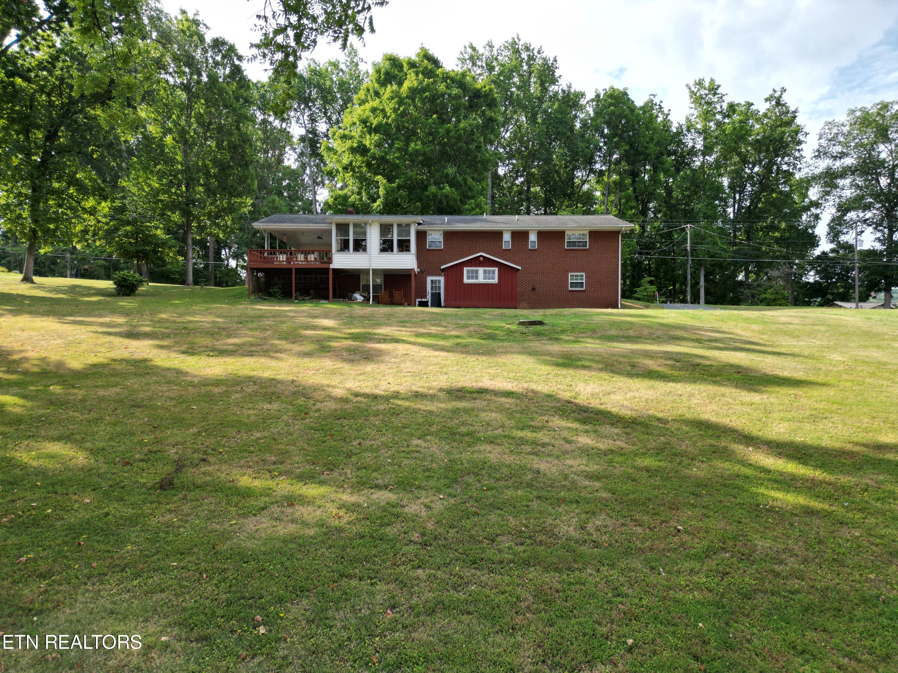 405 Highland View Drive