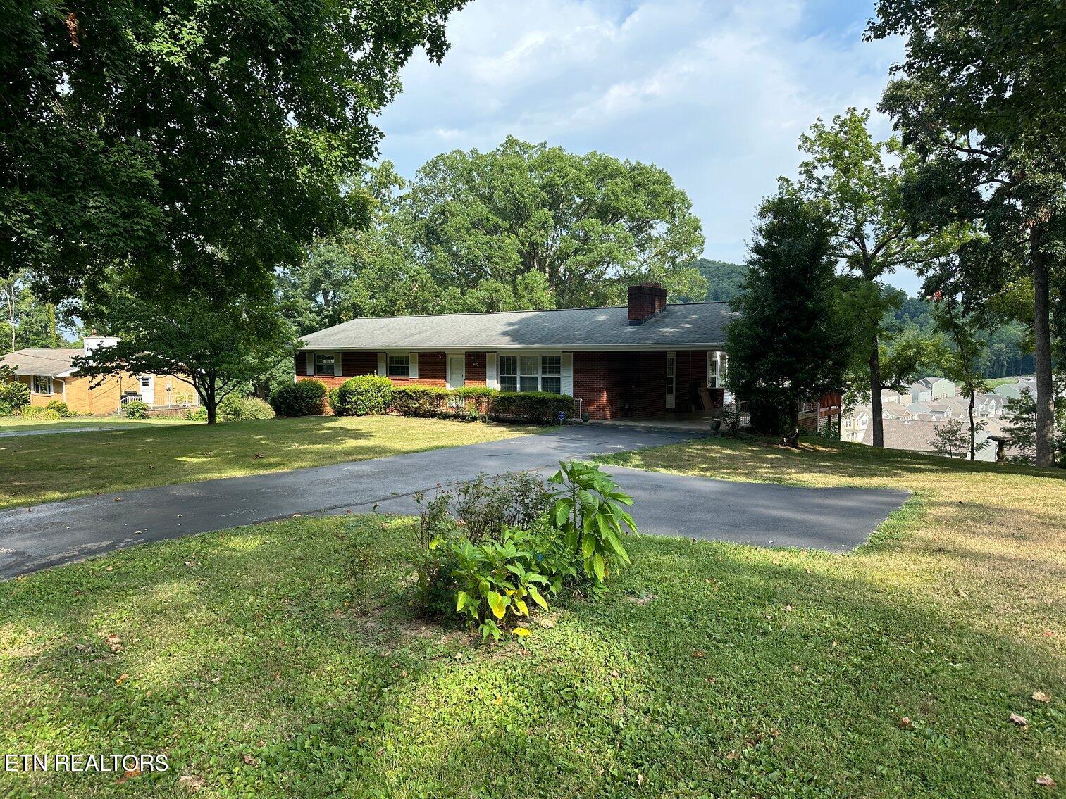 405 Highland View Drive