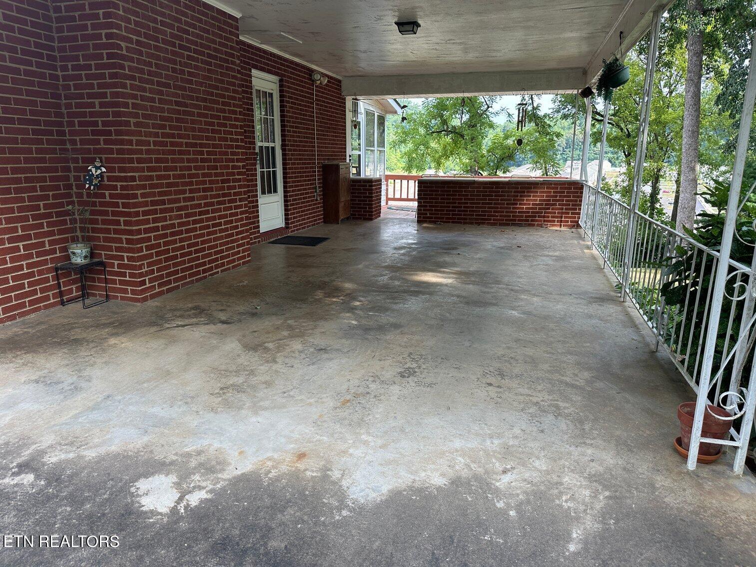 405 Highland View Drive