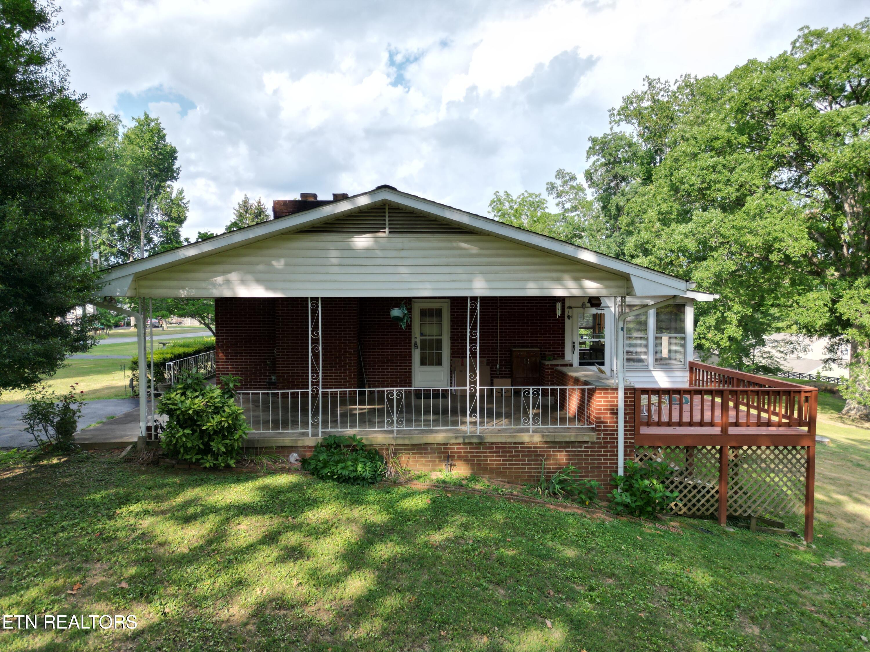 405 Highland View Drive