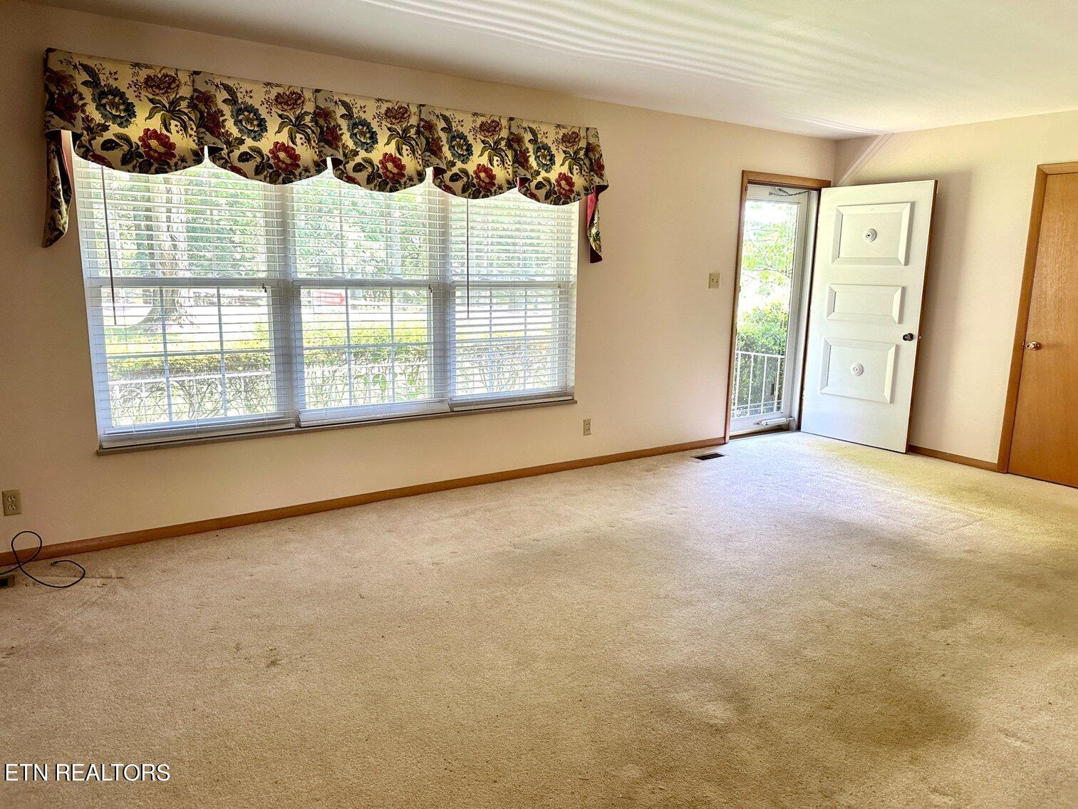 405 Highland View Drive