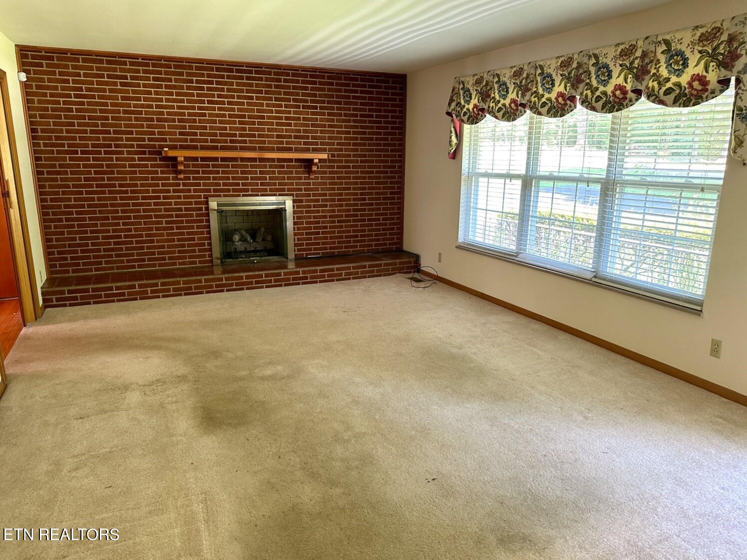 405 Highland View Drive