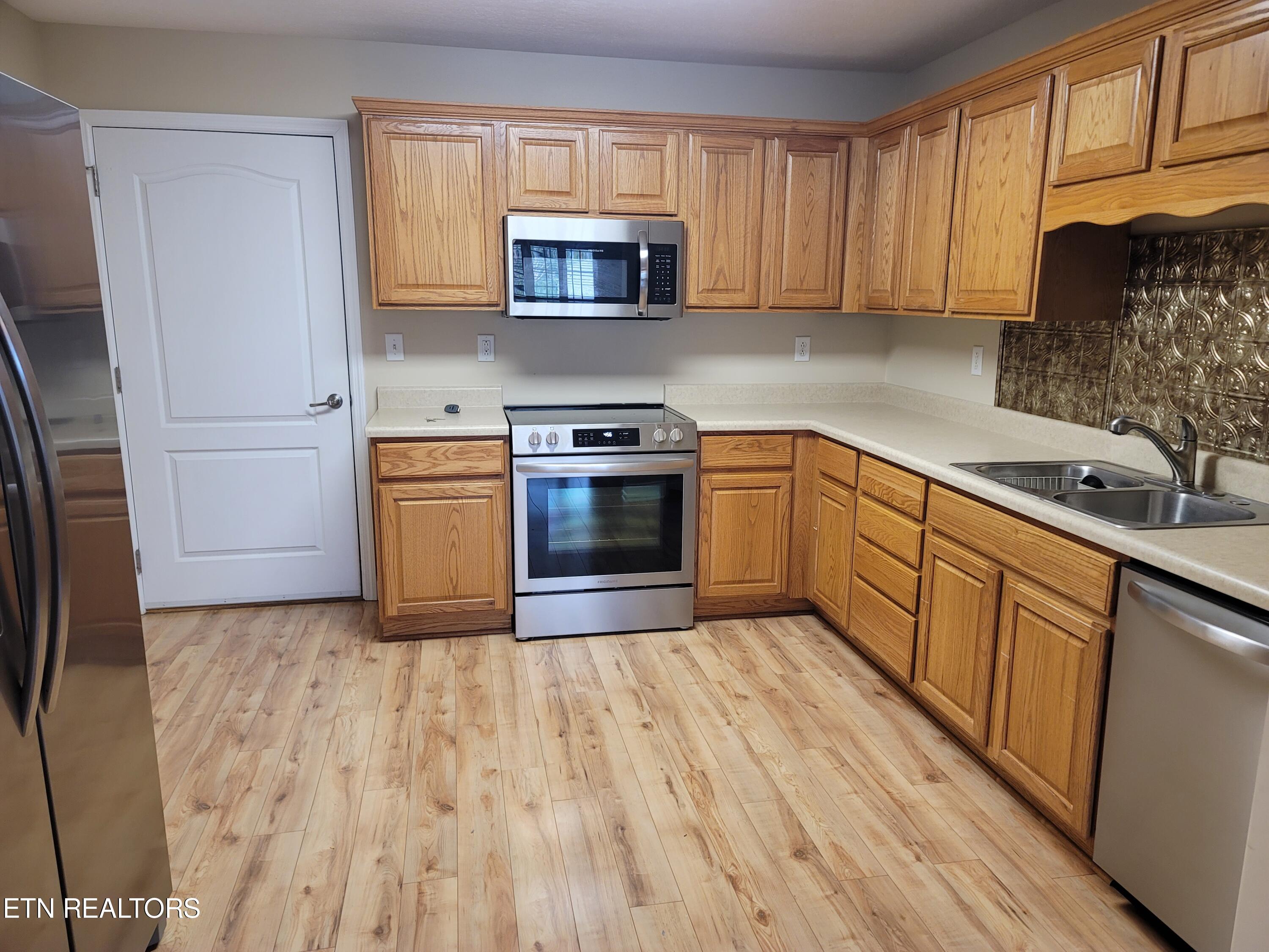 163 River Garden Court, 97