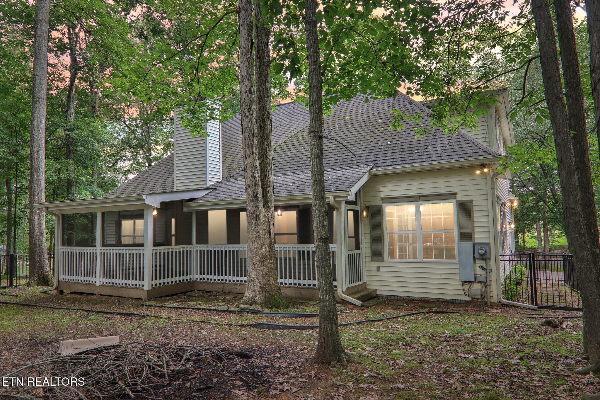 317 Fallen Oak Circle