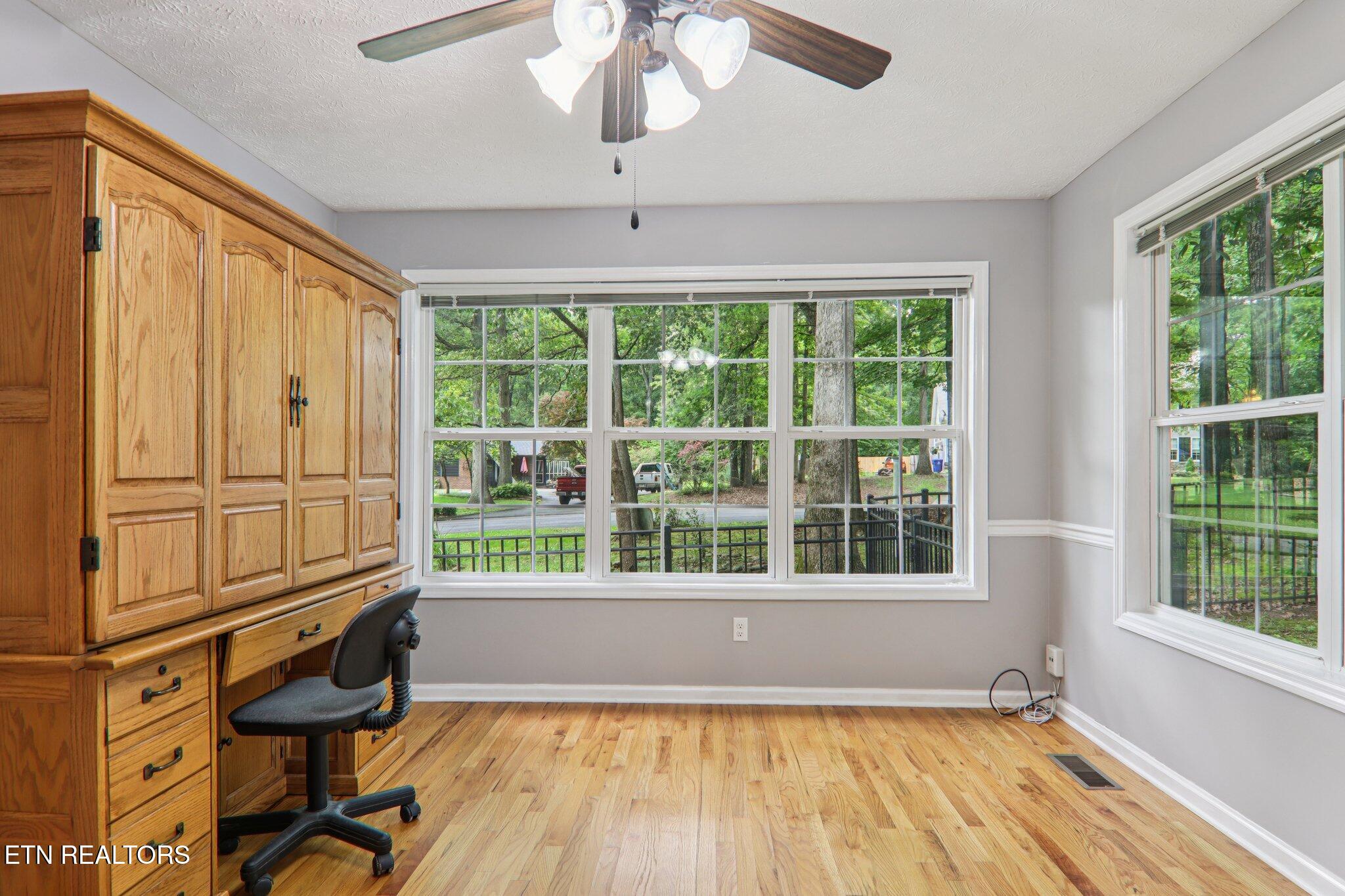 317 Fallen Oak Circle