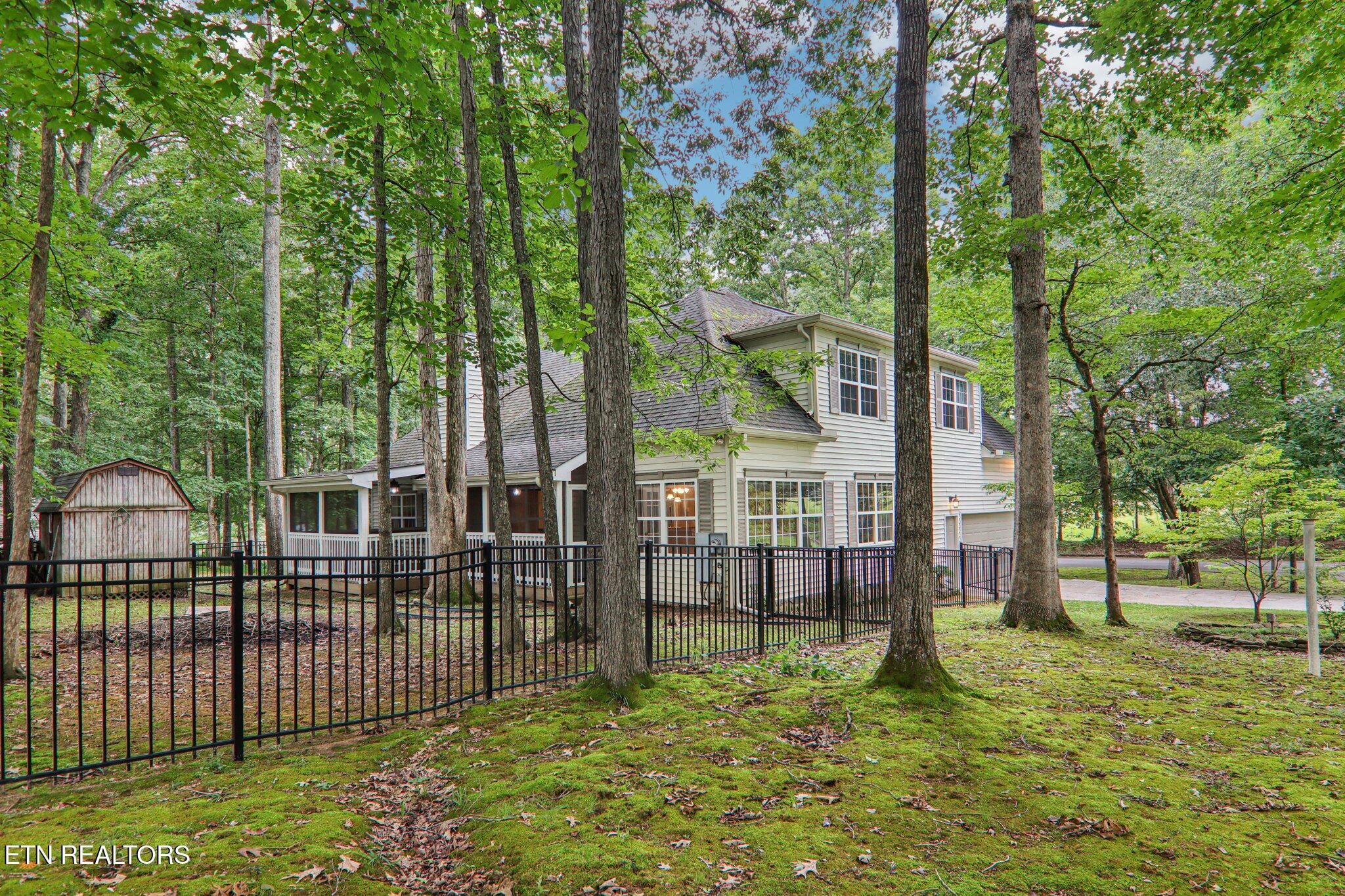 317 Fallen Oak Circle