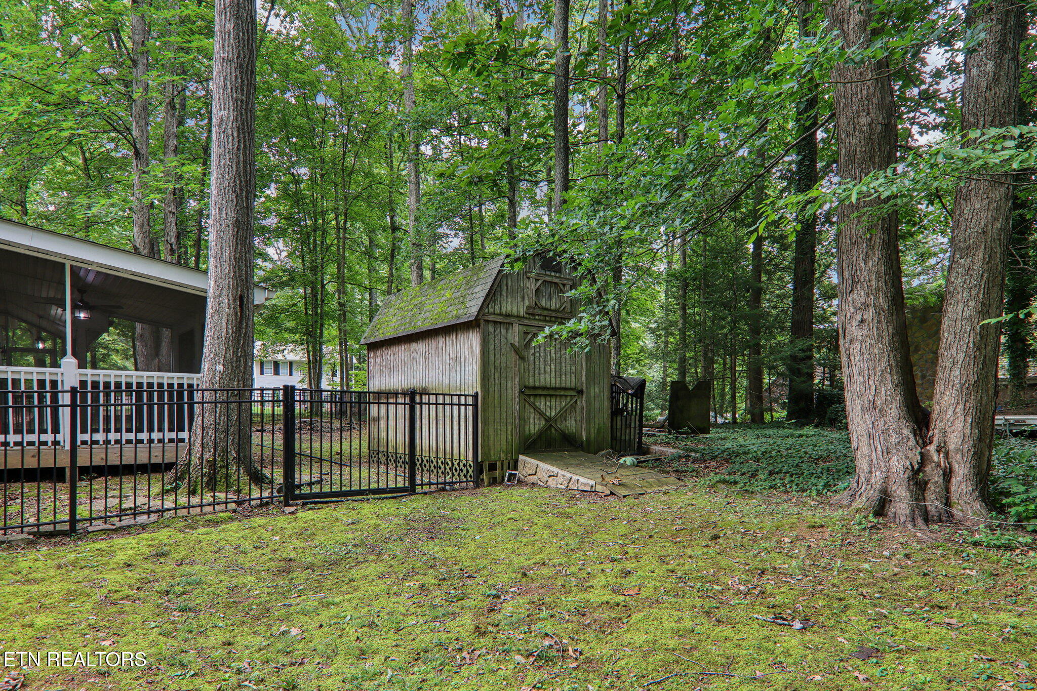 317 Fallen Oak Circle