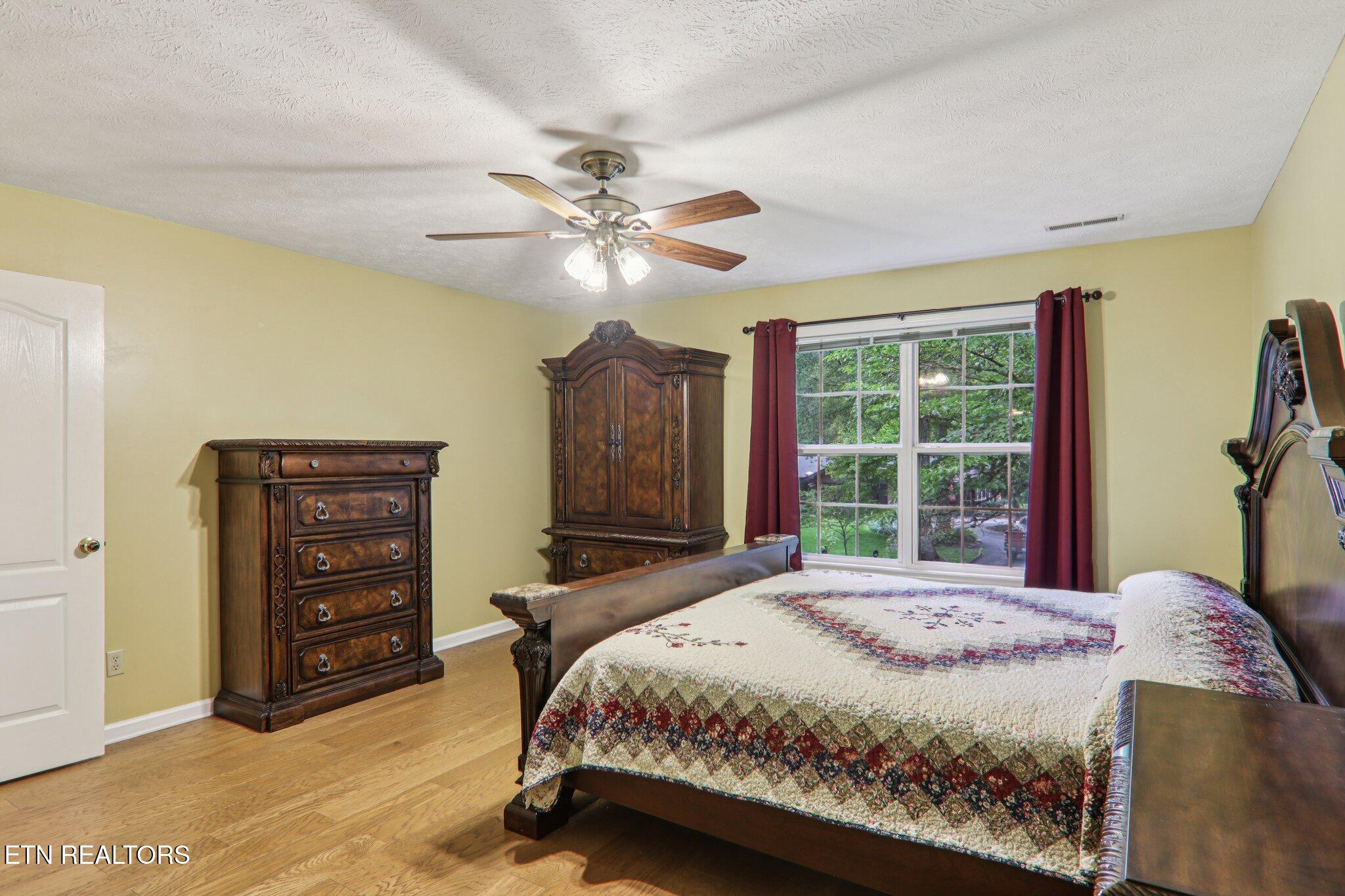 317 Fallen Oak Circle