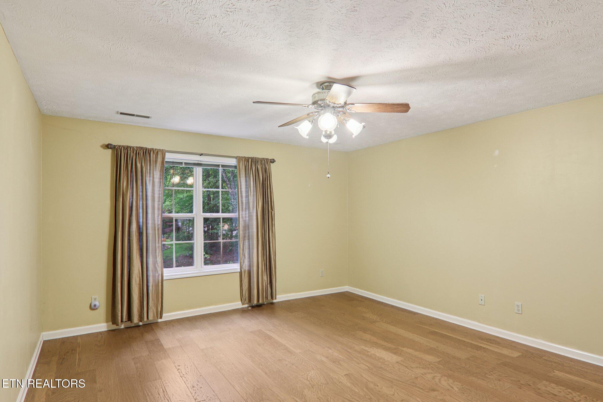 317 Fallen Oak Circle